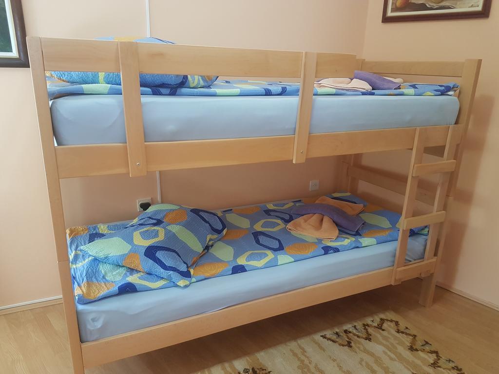 Guest House Rose Smederevska Palanka ภายนอก รูปภาพ