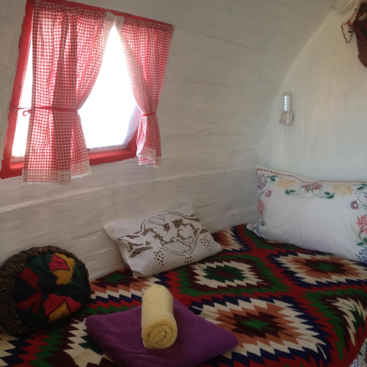 Guest House Rose Smederevska Palanka ภายนอก รูปภาพ