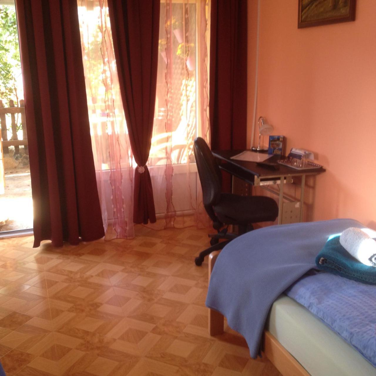 Guest House Rose Smederevska Palanka ภายนอก รูปภาพ